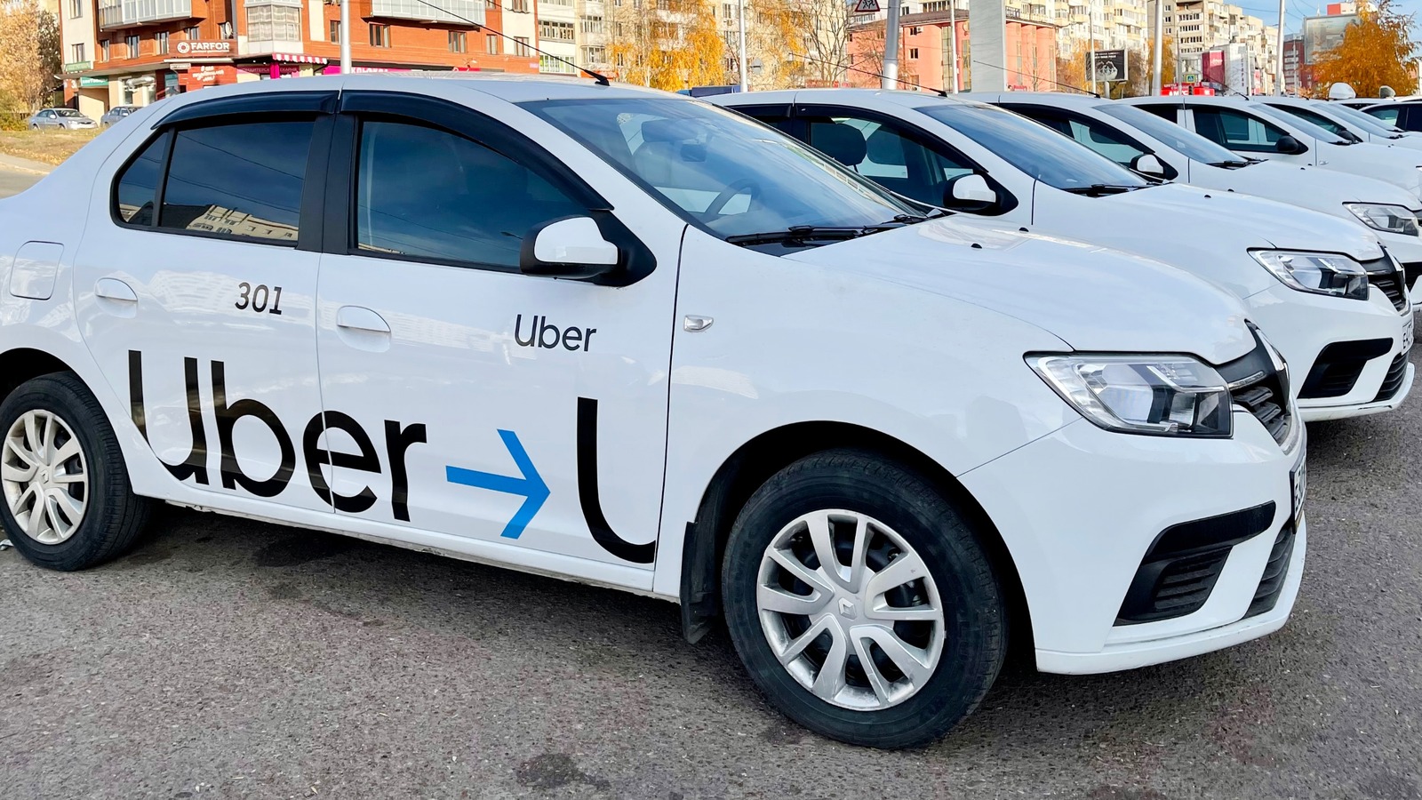 Ufa,,Republic,Of,Bashkortostan,,Russia,,October,17,,2021:,Uber,Taxi